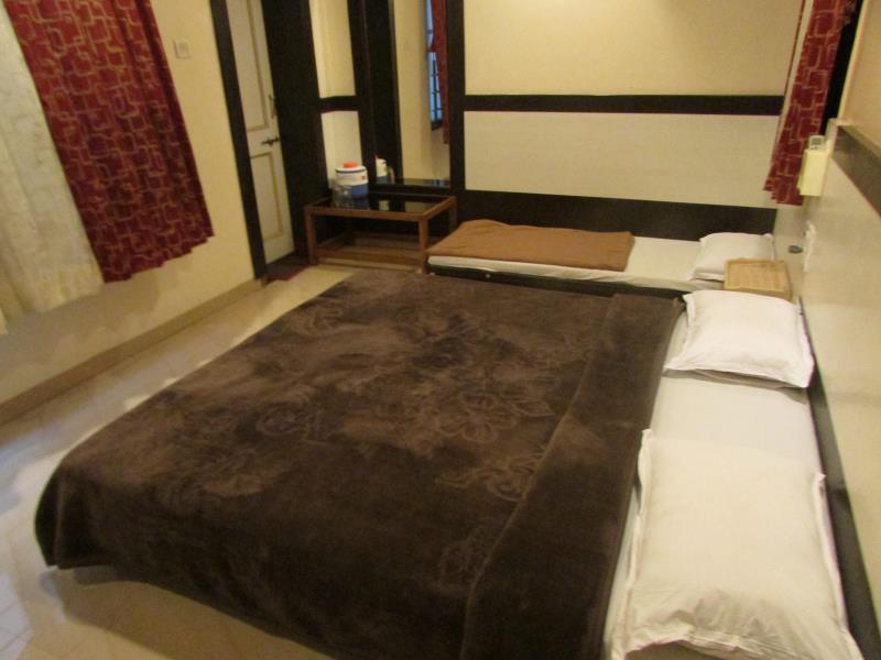 Hotel Laxmi Palace 쉬르디 외부 사진